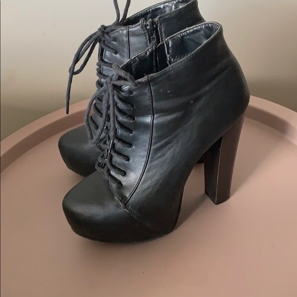 Black ankle boots with chunky heel - Picture 3 of 4